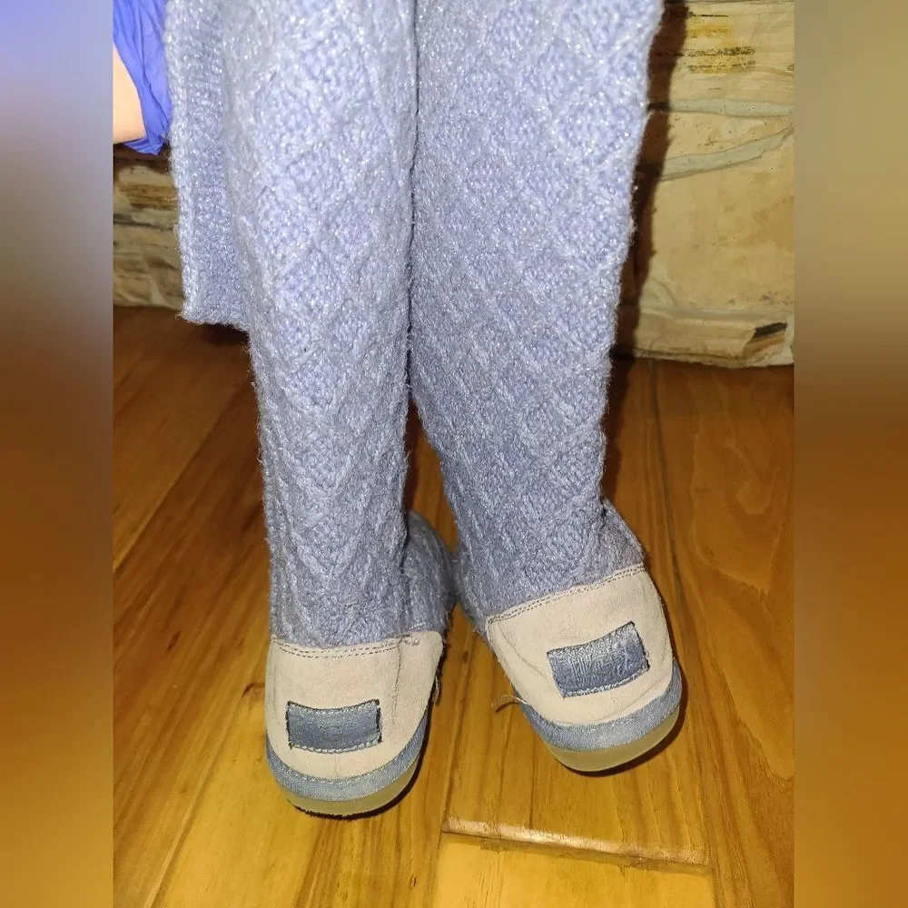 UGG step out